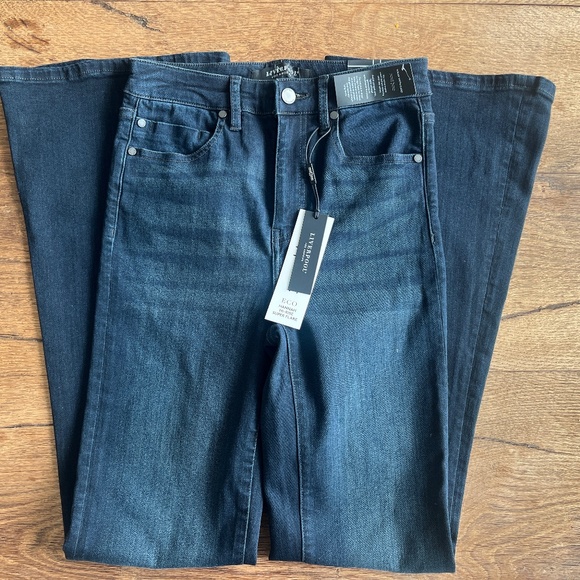 New with tags! Liverpool High Rise Hannah Flare Eco Size: 2/26 - Picture 1 of 6